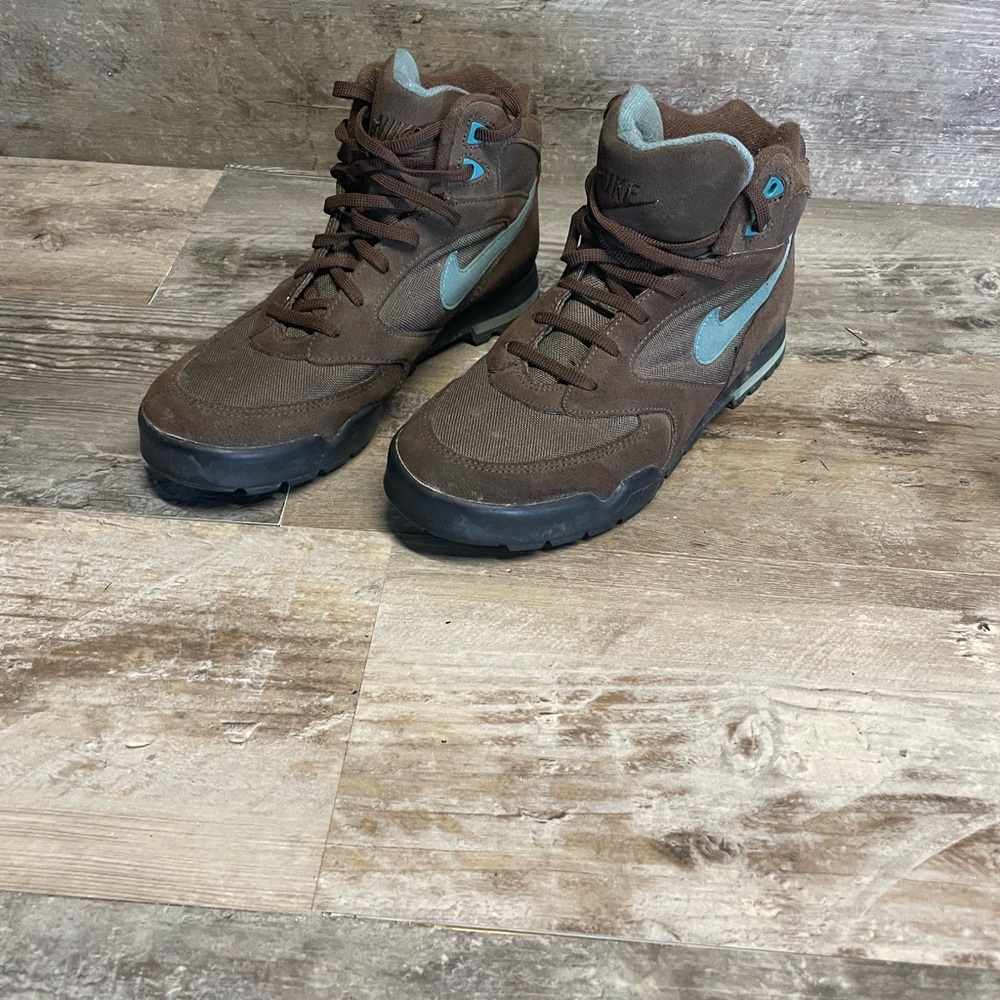 Nike Men’s Caldera Hiking Boots Sz 9.5